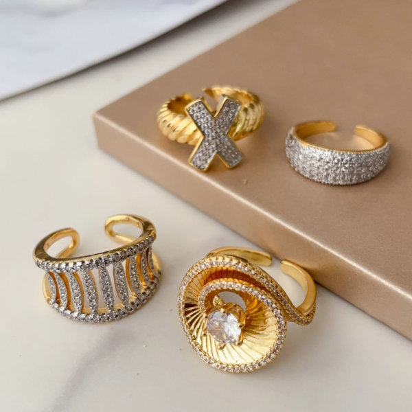 Pave two tone ring