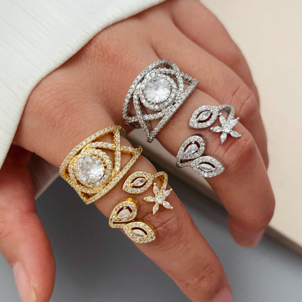 Pave eye ring