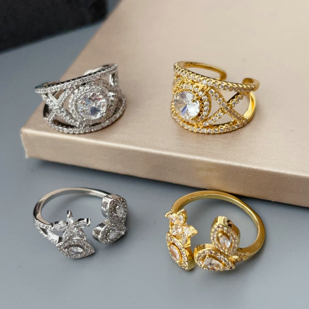 Pave eye ring
