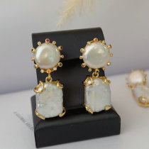 Fresh water pearl earrings