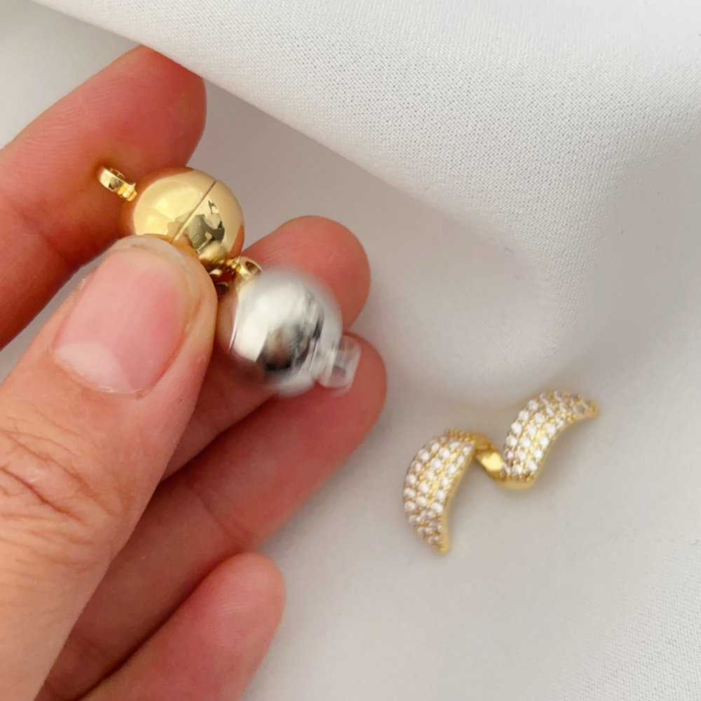 Magnet clasp