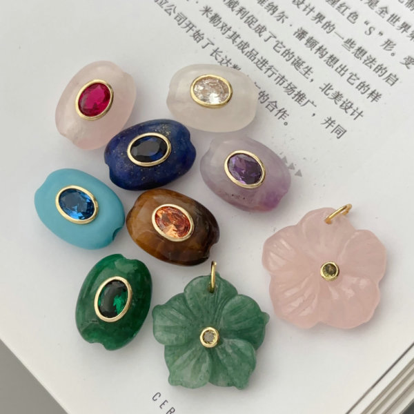 Flower stone pendant