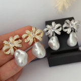 Pearl flower earrings