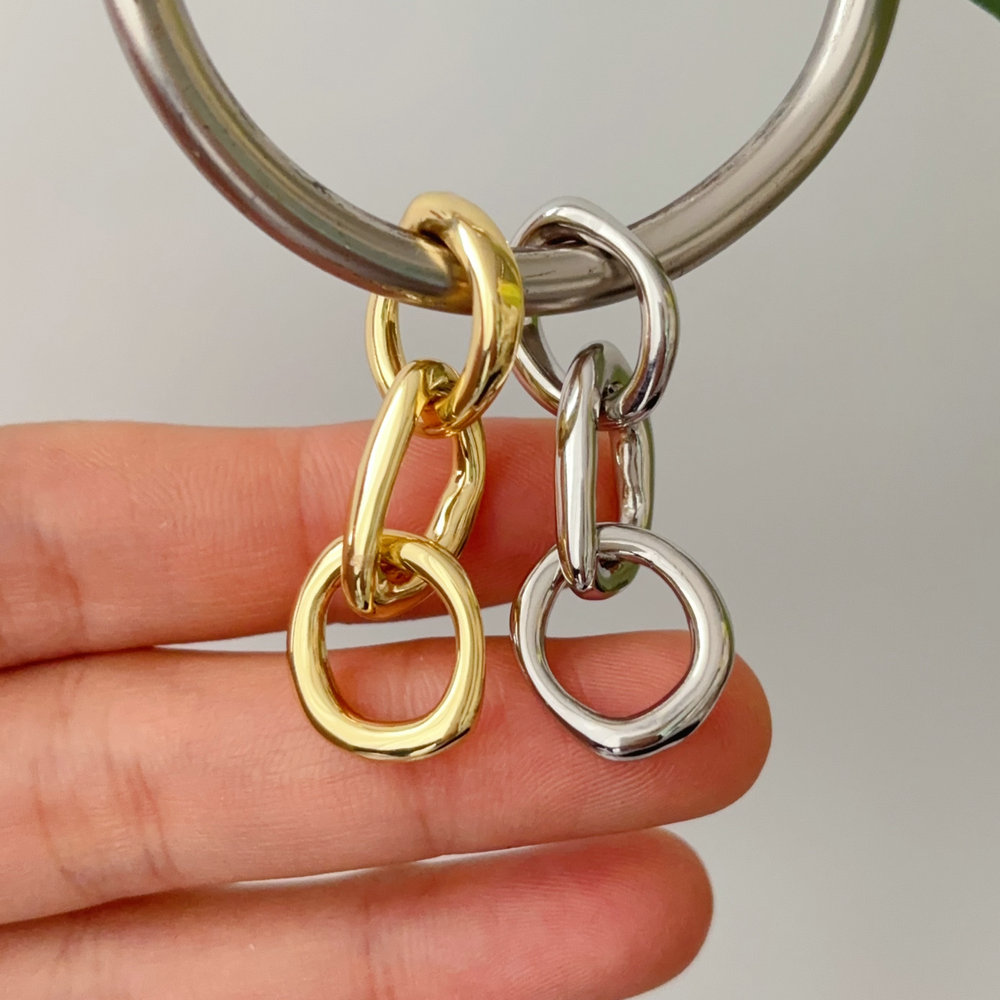 metal cicel charm