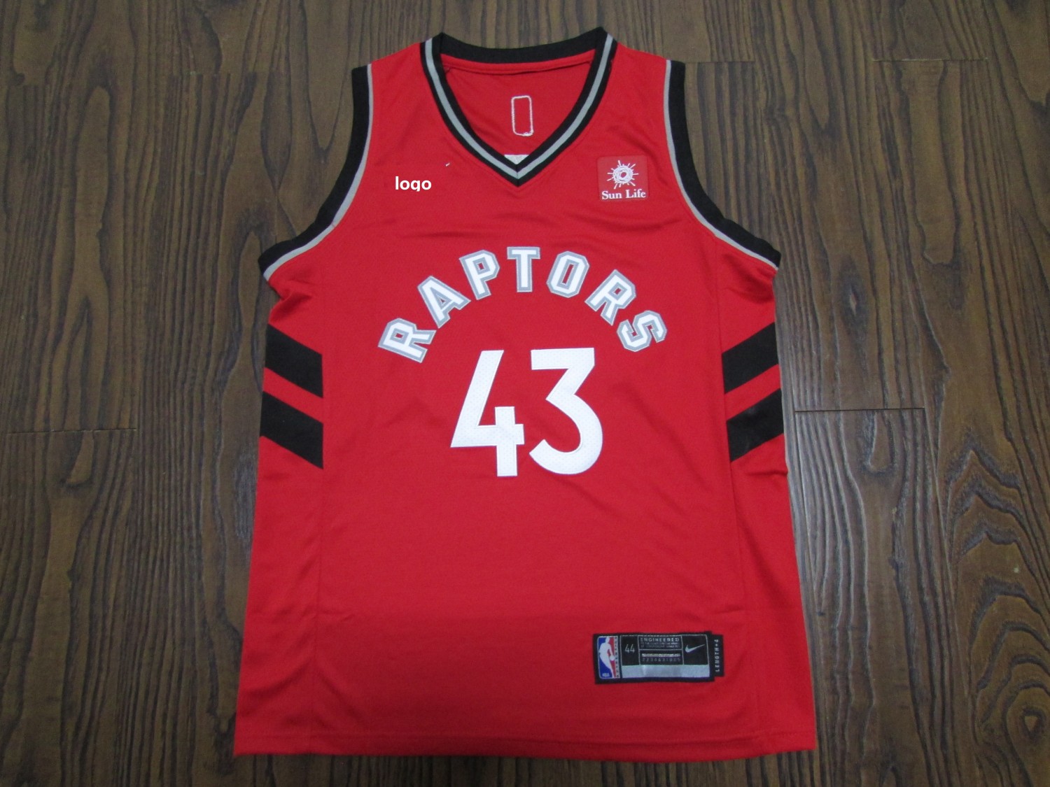 los raptors shirt