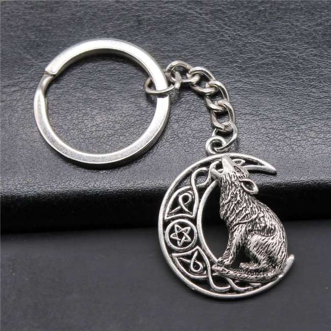 Retro Viking Wolf Keychain Key Ring