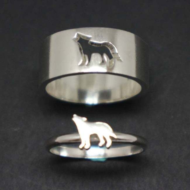 Wolf Couple Ring