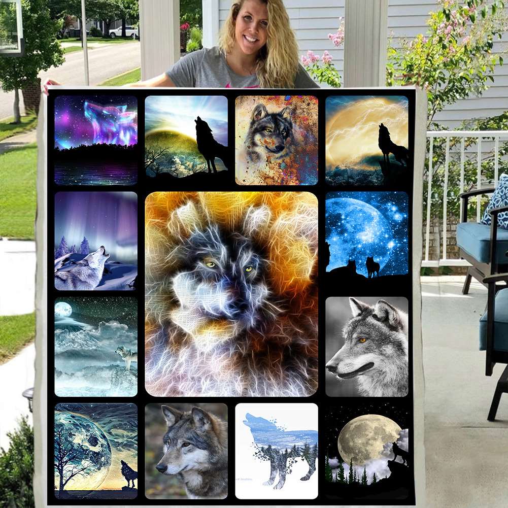 Wolf Fuzzy Blanket TheWildLifeJewelry