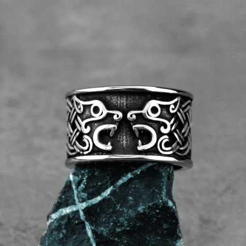Double Wolf Ring