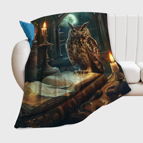 Majestic Owl Print Plush Blanket