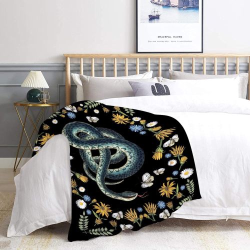 Cozy Snake Print Plush Blanket