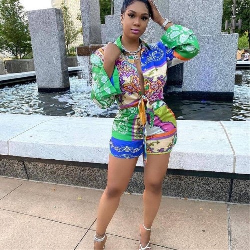 Stitching color trend suit, long-sleeved shorts and waist two-piece suit
