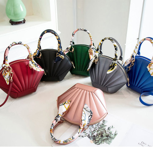 Autumn and winter new Pearl frosted PVC jelly bag fashion messenger shell Bags