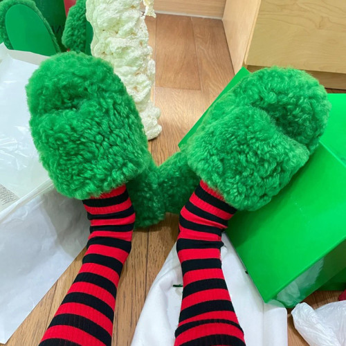 2021 Fall/Winter Flat Bottom Thick Bottom Outer Wear Slippers BV Green Furry Slippers