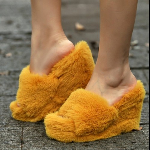 2021 fall/winter round head wedge heels plush shoes solid color slippers sexy high-heeled slippers