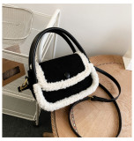 2021 winter tide foreign style handbag shoulder messenger bag lamb hair bag