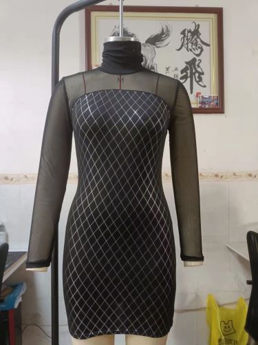 Slim-fit buttocks lace stitching dress