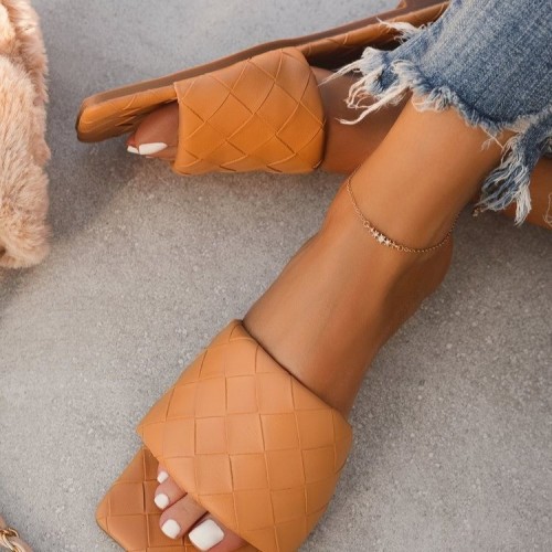 Spring/Summer Solid Color Casual Square Head Low Heel Sandals