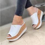 Retro one-piece slope heel flip-flops outside the code large size sandals