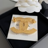 Fashion high-grade letter brooch