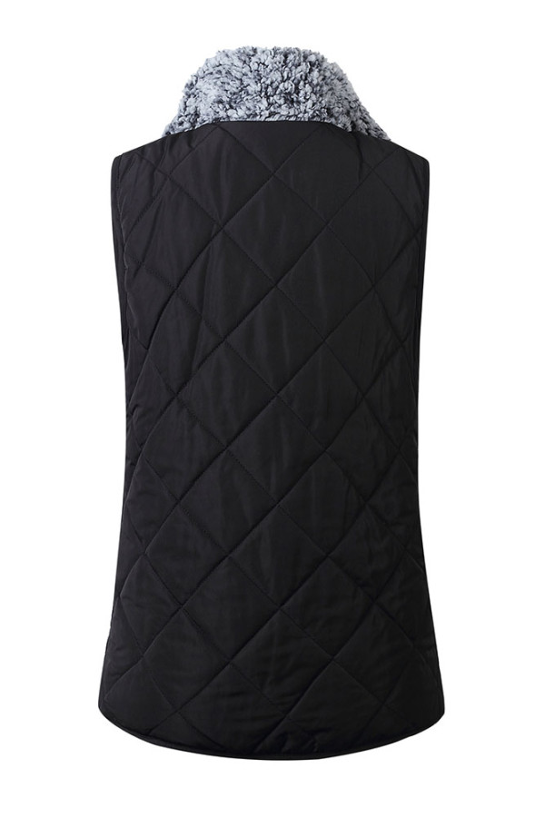 lightweight sleeveless vest with pockets