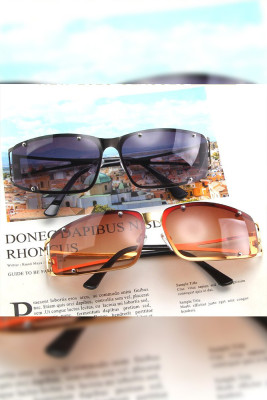 Copy Small Frame Sun Glasses MOQ 5pcs