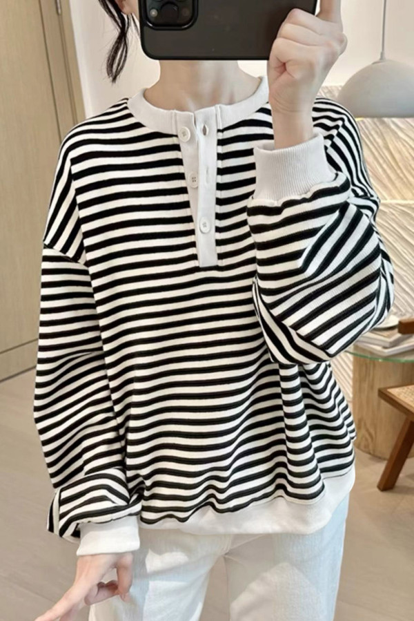 White Stripe Color Block Buttoned Crew Neck Oversized Sweatshirt