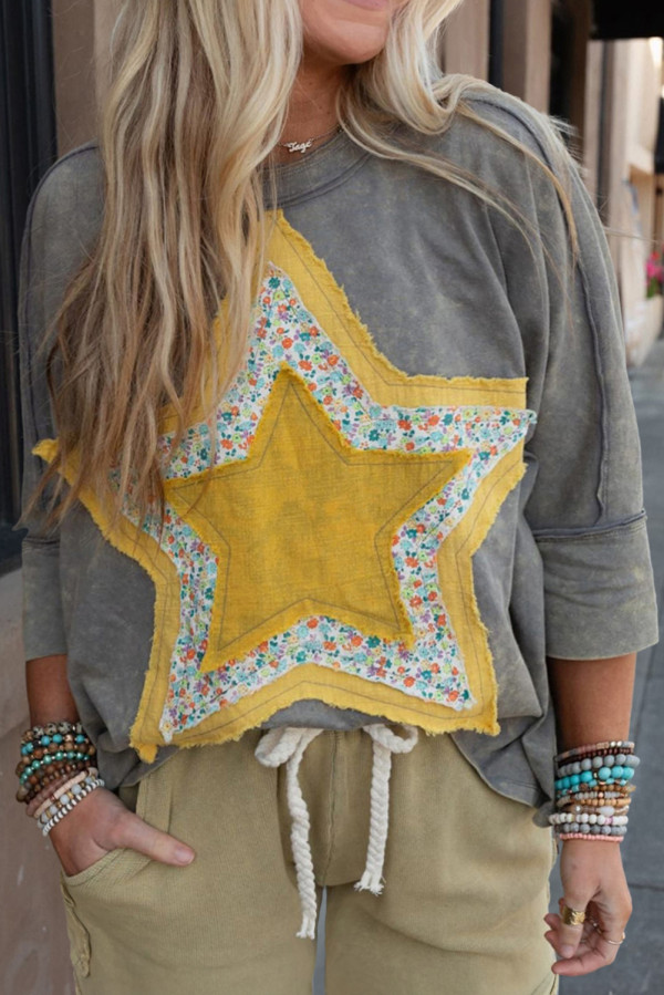 Medium Grey Floral Star Patched Pattern 3/4 Sleeve Plus Size Top