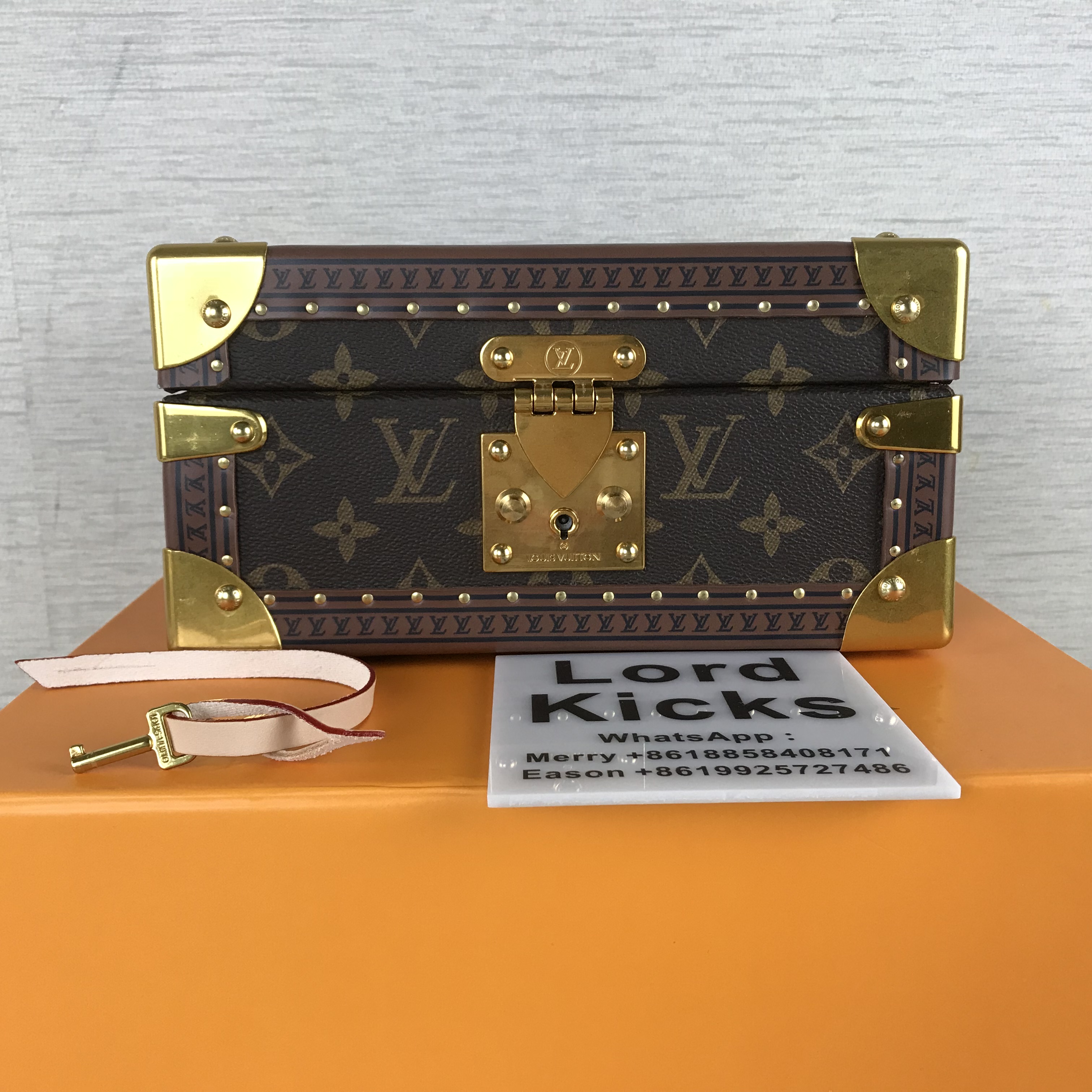 US$ 500 - Louis Vuitton Jewelry Box (23.5x23.5x12cm) - www.semashow.com