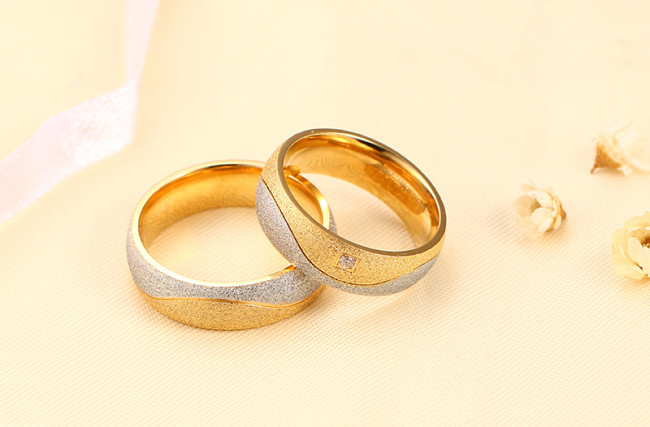 Wholesale Stainless Steel Fashion Wavy Line Wedding Ring
