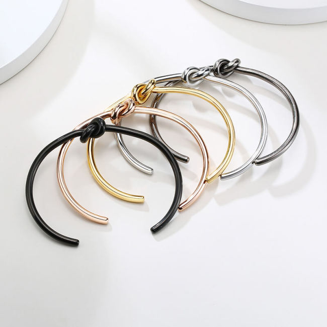 Wholesale Stainless Steel Classic Simple Infinite Knot Bangle