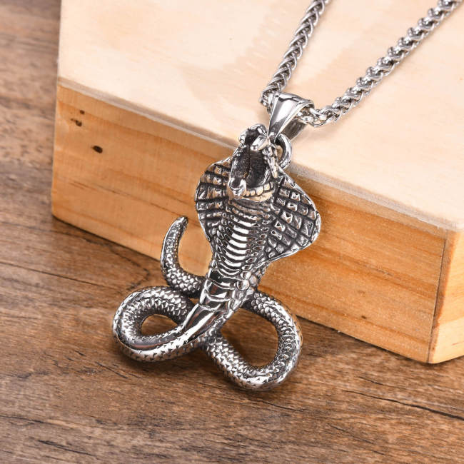 Wholesale Stainless Steel Attacking Cobra Pendant