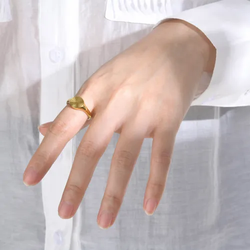 Wholesale Stainless Steel Women Pleated Signet Ring