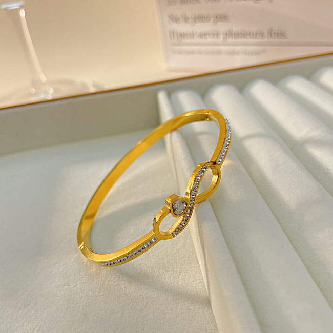 Wholesale Stainless Steel Infinitely Bangle with Heart