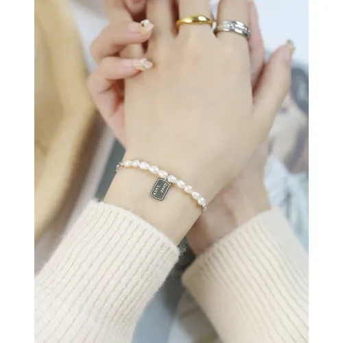 Wholesale Stainless Steel Women Good Luck Tag Bracelet