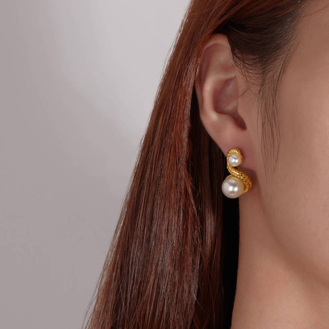 Wholesale Stainless Steel S Shaped Pearl Stud Earrings