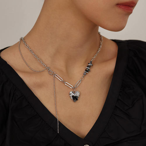 Wholesale Copper Heart Black Gallstone Necklace