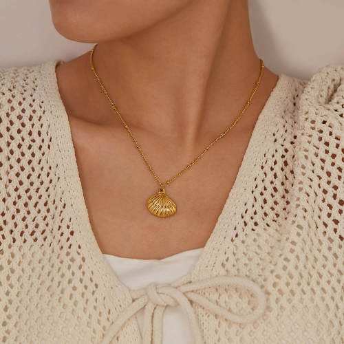 Wholesale Stainless Steel Gold Plated Scallop Shell Pendant
