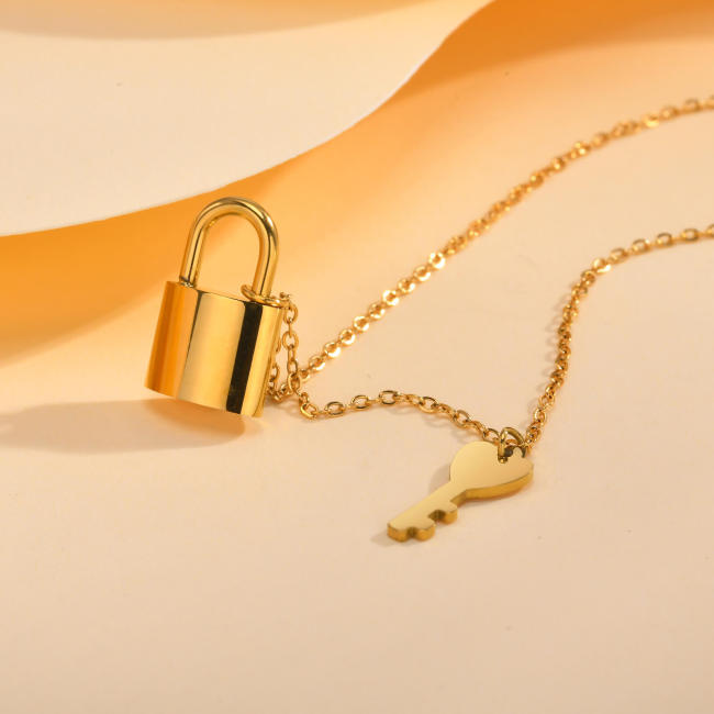 Wholesale Stainless Steel Lock Key Necklace