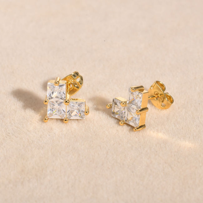 Wholesale Copper Zirconia Heart Stud Earrings