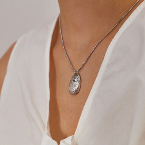 Wholesale Stainless Steel Pretty Woman Necklace