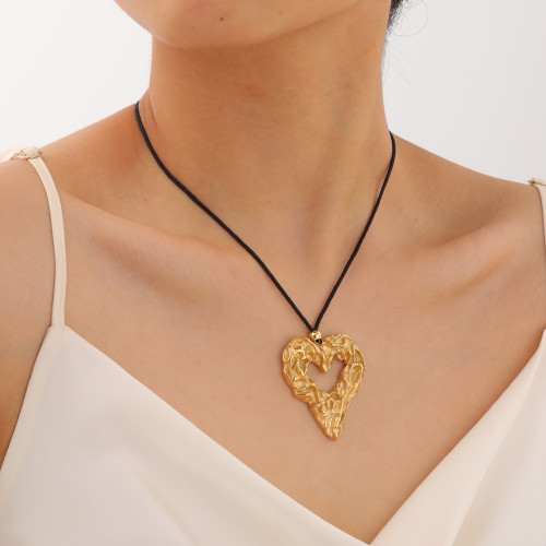 Wholesale Stainless Steel Blazing Hollow Heart Pendant