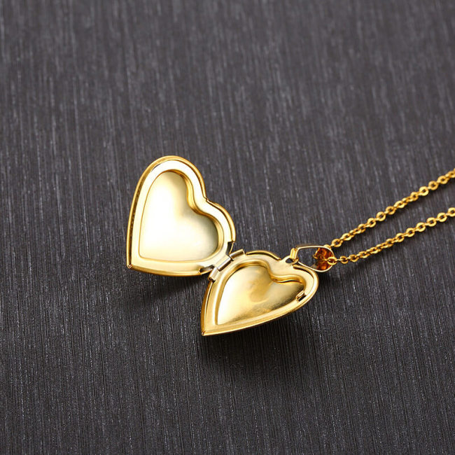 Wholesale Stainless Steel Engravable Heart Photo Locket Necklace