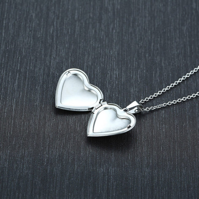 Wholesale Stainless Steel Engravable Heart Photo Locket Necklace