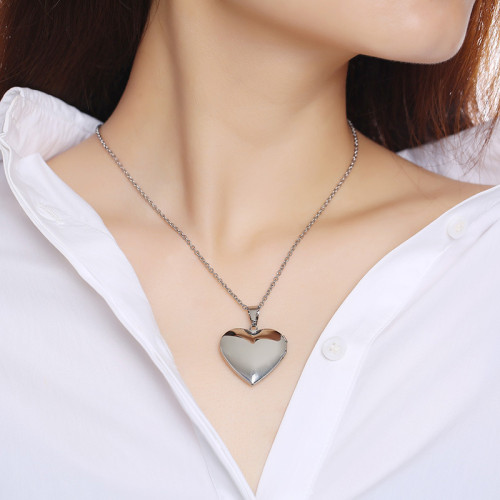 Wholesale Stainless Steel Engravable Heart Photo Locket Necklace