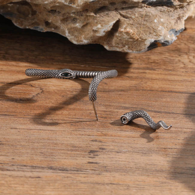 Wholesale Stainless Steel Snake Left Earring