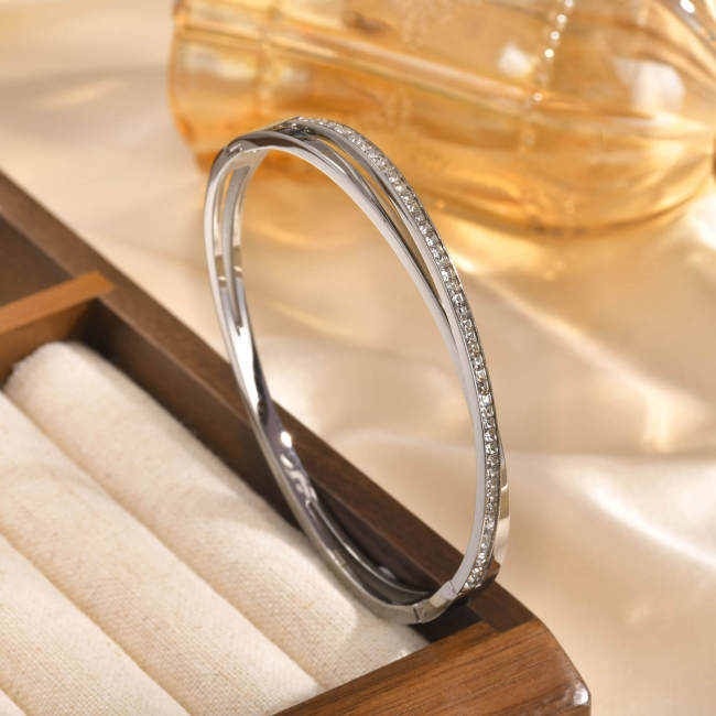 Wholesale Stainless Steel White CZ Interlocking Bangle