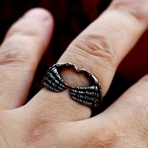 Wholesale Stainless Steel Skull Hand Bone Heart Ring