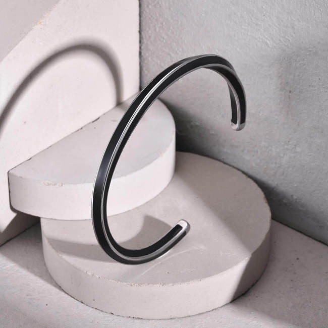 Wholesale Stainless Steel Two-tone Möbius Open Bangle