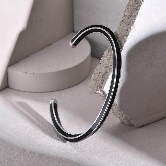 Wholesale Stainless Steel Two-tone Möbius Open Bangle